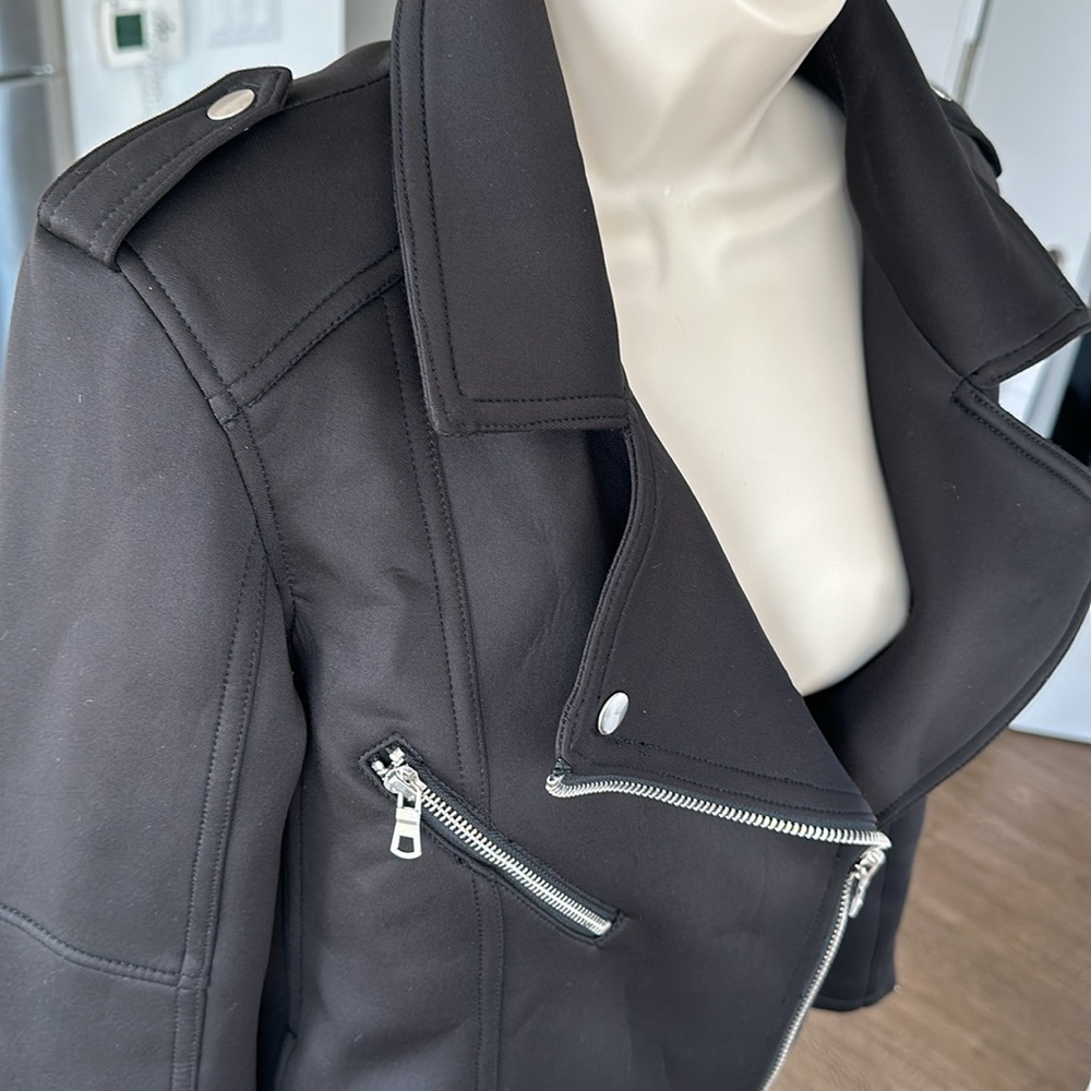 Woman’s jacket - Picture 5 of 6